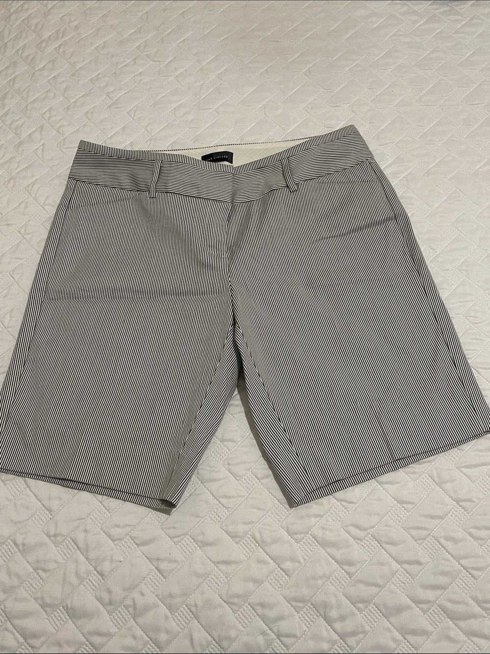 The Limited Striped Women's Mid-Length Shorts - Black/White